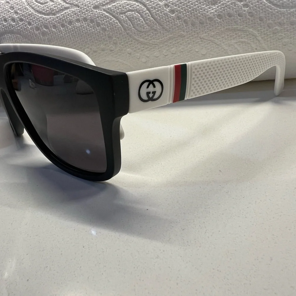 Unisex polarized brand new sunglasses - nuevo - new GG Golden Goods brand